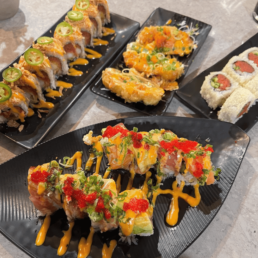 Chef preparando sushi en AYCE